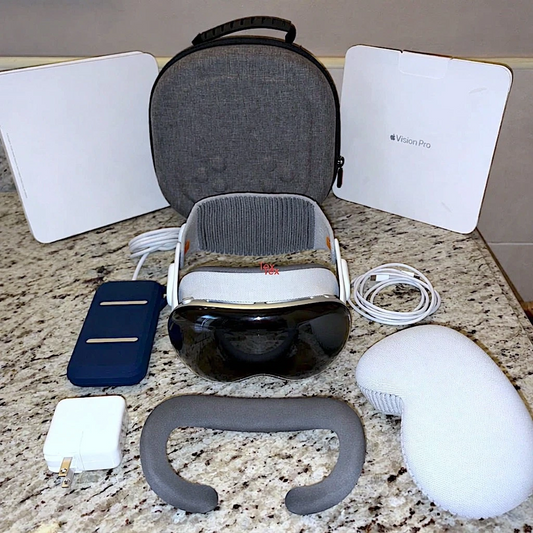 Apple Vision Pro 1TB – Solo Knit Band (M) – Dual Loop Band (M) – Light Seal 23W – Like New